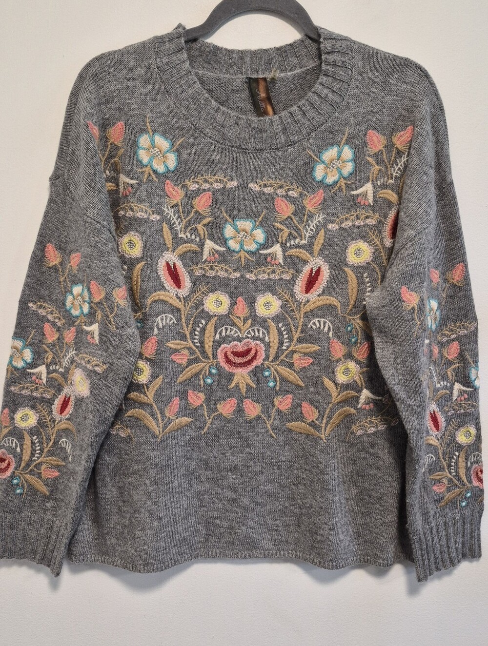 Anthropologie Aratta Silent Journey Embroidered Sweater Grey Floral Sz Small - Picture 2 of 10